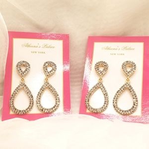 "Divine" Earrings in Gold